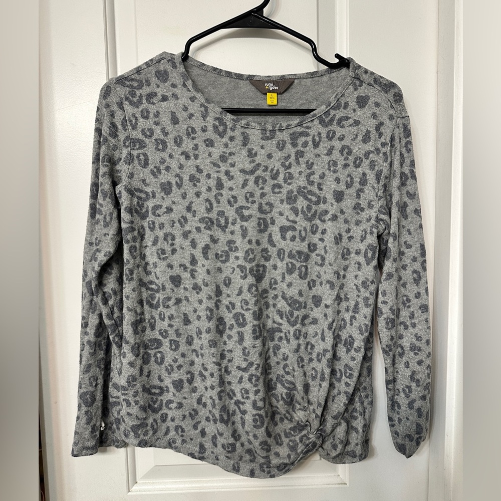 Girls’ Lightweight Gray Leopard Print Sweater